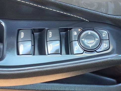 Used 2022 Chevrolet Traverse LT w/ LT Premium Package image 20