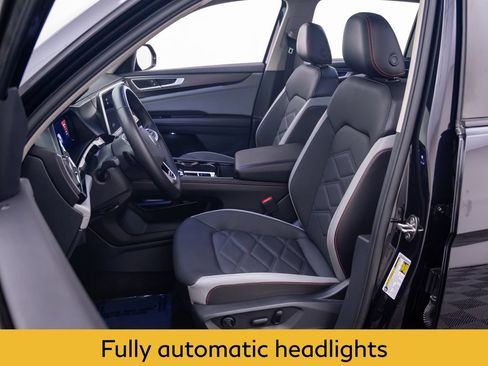 Used 2024 Volkswagen Atlas Peak Edition SE AWD/4WD image 15