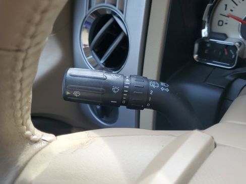 Used 2010 Ford Expedition Eddie Bauer image 25