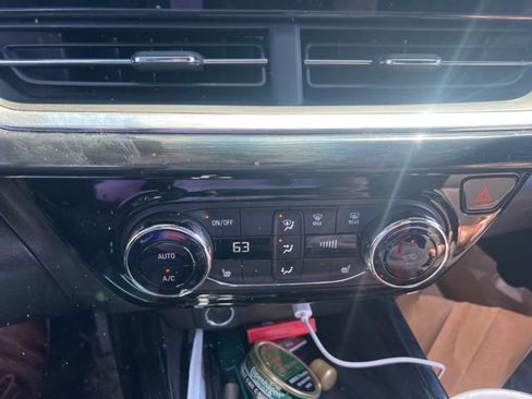 Used 2025 Chevrolet Trax RS w/ Sunroof Package FWD image 7