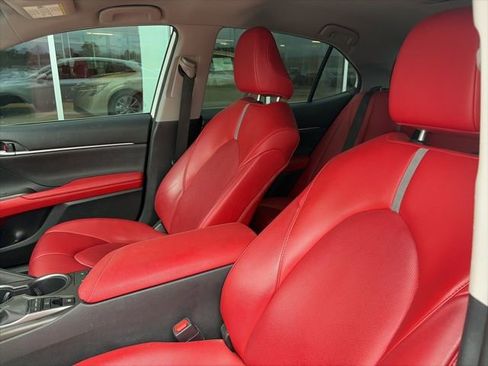 Used 2023 Toyota Camry XSE image 9