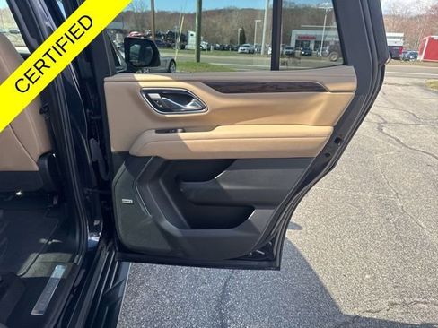 Used 2024 Chevrolet Tahoe Premier w/ Premium Package 2 AWD/4WD image 29