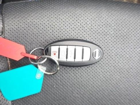 Used 2019 Nissan Rogue SL w/ Premium Package image 11