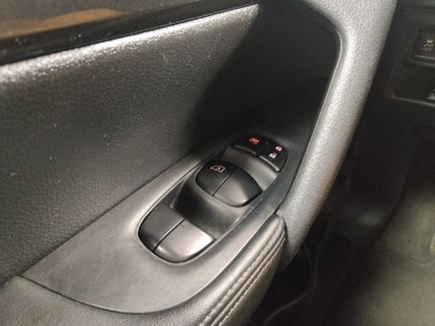 Used 2020 Nissan Rogue S AWD/4WD image 27