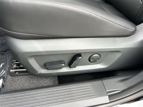 New 2026 Nissan Rogue SV image 31