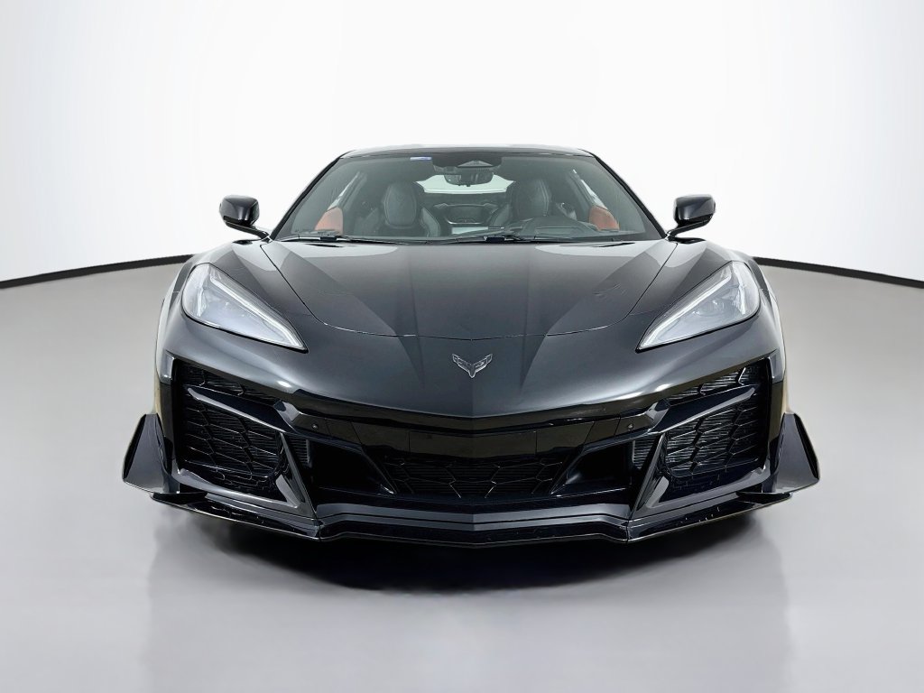 Used 2025 Chevrolet Corvette Z06 RWD image 2