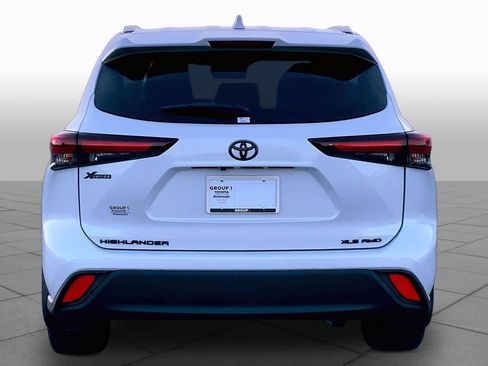 Used 2026 Toyota Highlander XLE image 5