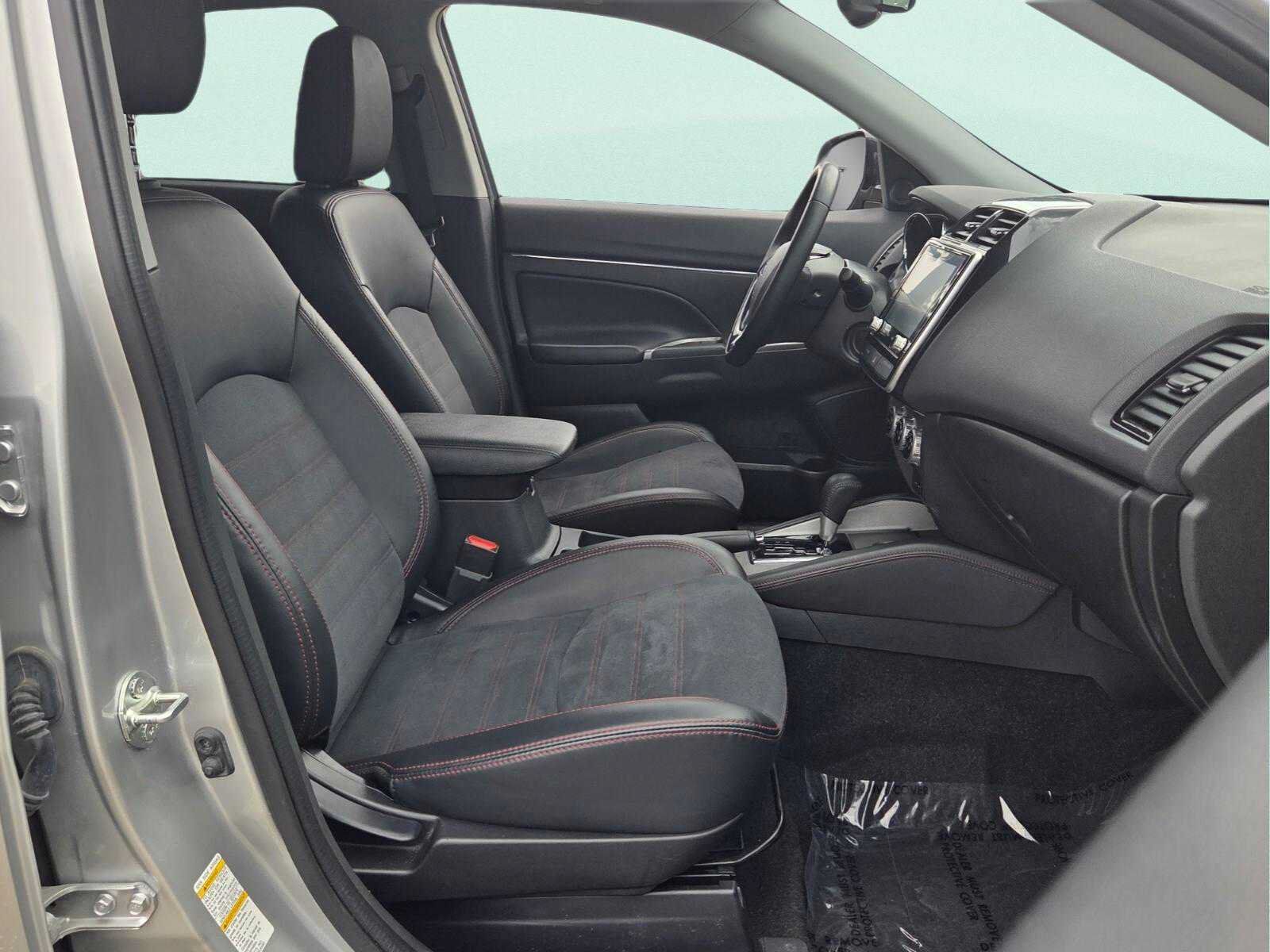 Used 2024 Mitsubishi Outlander Sport SE AWD/4WD image 19