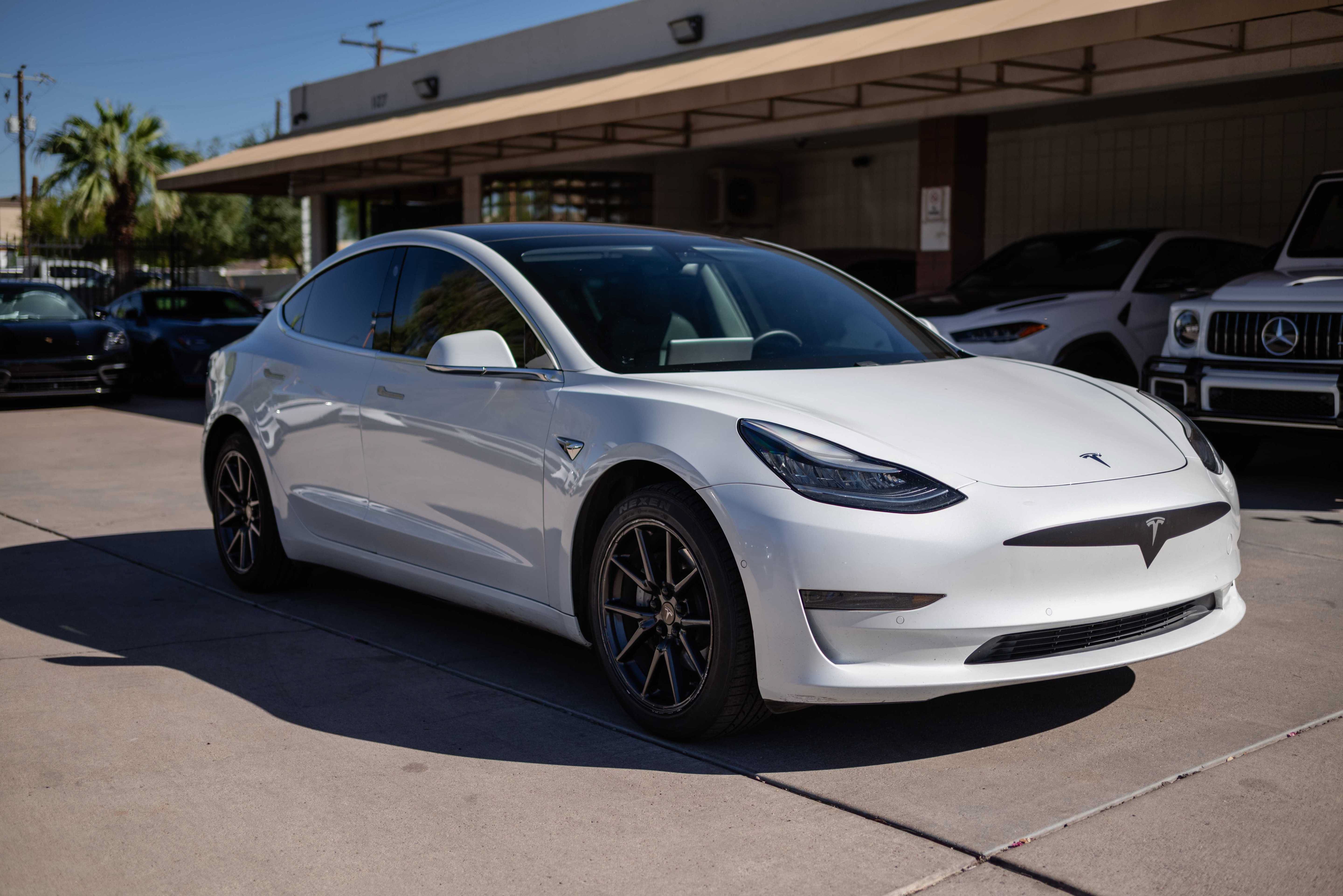 Used 2020 Tesla Model 3 Standard Range Plus RWD image 2