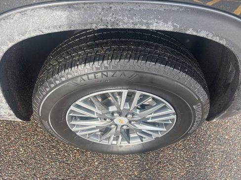 Used 2025 Chevrolet Traverse LT image 25