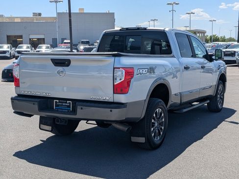 Used 2018 Nissan Titan PRO-4X w/ Pro-4x Convenience Package AWD/4WD image 5