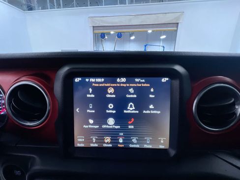 Used 2018 Jeep Wrangler Unlimited Rubicon AWD/4WD image 25