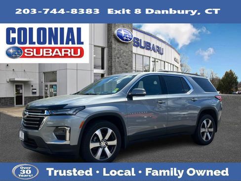 Used 2023 Chevrolet Traverse LT w/ LT Premium Package AWD/4WD image 1