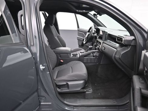 Certified 2024 Toyota Tacoma SR w/ SR Upgrade Package AWD/4WD image 32