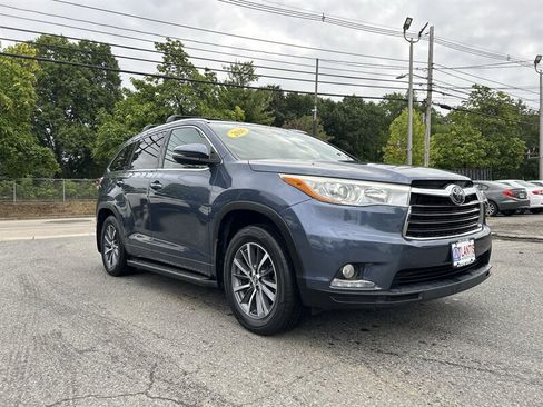 Used 2016 Toyota Highlander Limited Platinum AWD/4WD image 3