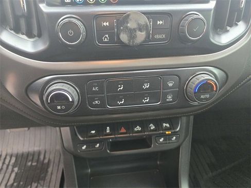 Used 2022 GMC Canyon AT4 image 17