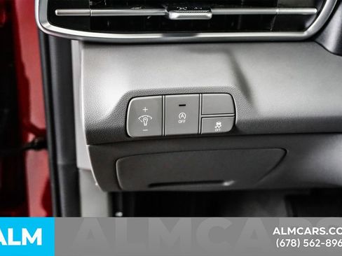 Used 2025 Hyundai Elantra SE image 29