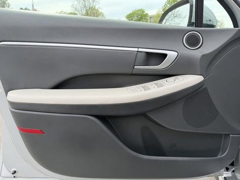 Used 2025 Hyundai Sonata SEL FWD image 9