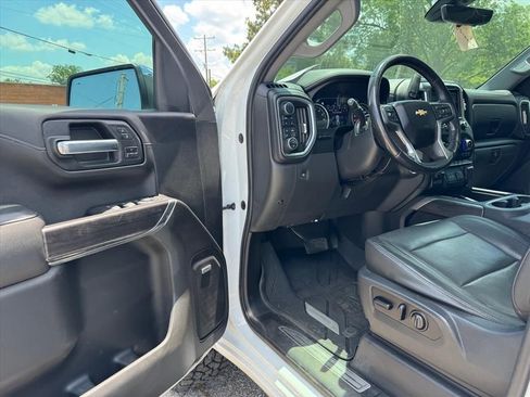 Used 2019 Chevrolet Silverado 1500 LTZ w/ LTZ Premium Package AWD/4WD image 15