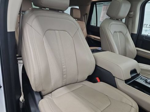 Used 2023 Ford Expedition Limited AWD/4WD image 31