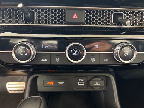 Used 2023 Honda Civic Sport image 31