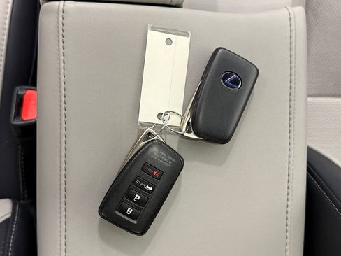Used 2017 Lexus RX 450h AWD w/ Cold Weather Package image 33
