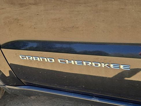Used 2015 Jeep Grand Cherokee Limited AWD/4WD image 28