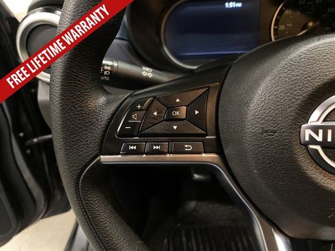 Used 2025 Nissan Versa SV w/ Trunk Package FWD image 31