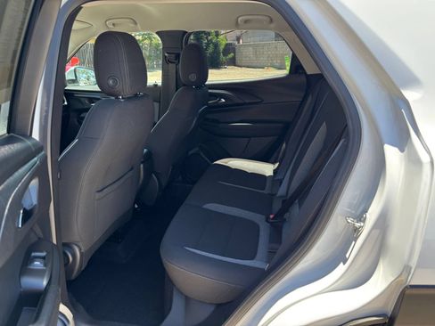 Used 2025 Chevrolet Blazer LT FWD image 27