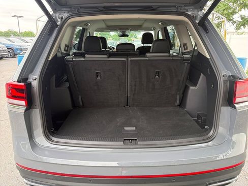 Used 2025 Volkswagen Atlas SE FWD image 43