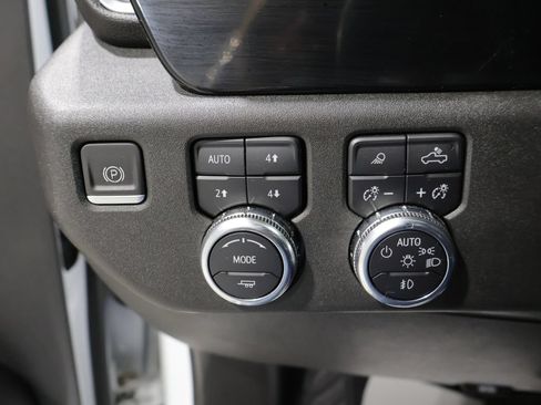 Used 2024 GMC Sierra 2500 SLT w/ SLT Convenience Package AWD/4WD image 33