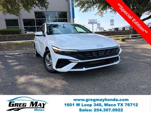 Used 2025 Hyundai Elantra SE FWD image 1