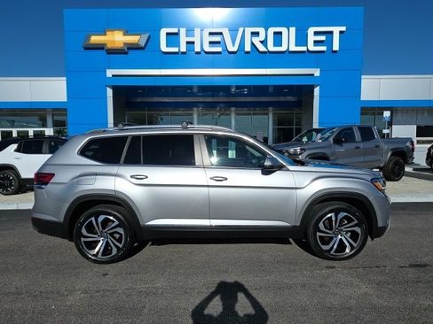 Used 2023 Volkswagen Atlas SEL image 3