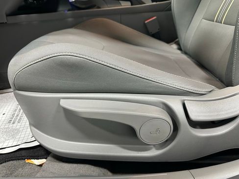 Used 2025 Hyundai Elantra Sport image 12