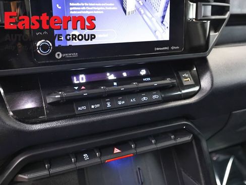 Used 2022 Toyota Tundra SR AWD/4WD image 19