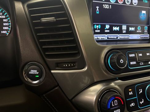 Used 2019 Chevrolet Tahoe LT w/ Luxury Package RWD image 36