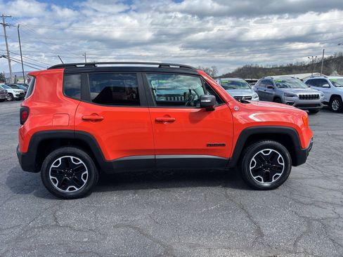 Used 2016 Jeep Renegade Trailhawk w/ Cold Weather Group image 8