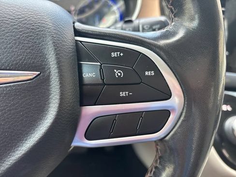 Used 2019 Chrysler Pacifica Touring-L Plus w/ Tire & Wheel Group FWD image 58
