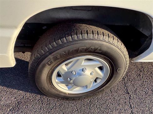 Used 2014 Ford E-250 and Econoline 250 Extended w/ Power Group image 29