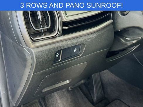 Used 2025 Kia Sorento S w/ Panoramic Sunroof Package image 10
