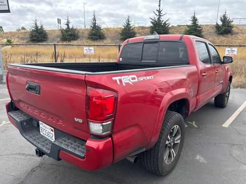 Used 2016 Toyota Tacoma TRD Sport RWD image 7