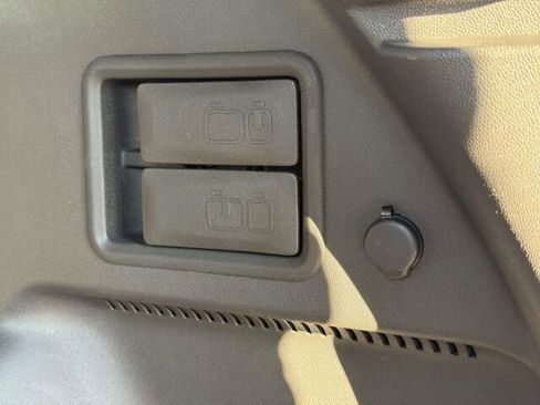 Used 2023 GMC Terrain SLE image 9