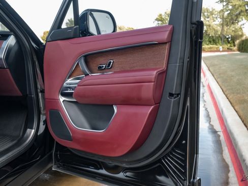 Used 2024 Land Rover Range Rover SE image 92