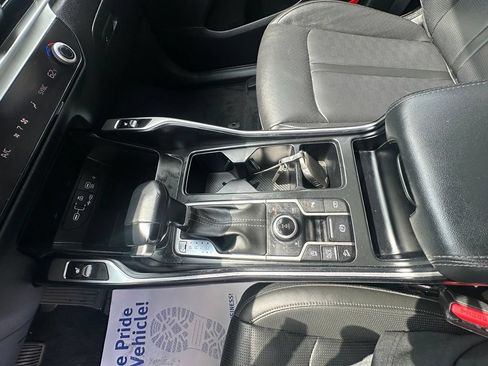 Used 2024 Kia Sorento S w/ Panoramic Sunroof Package AWD/4WD image 18