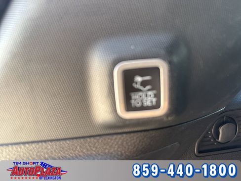 Used 2024 Jeep Grand Cherokee Limited image 54