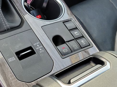 Used 2023 Toyota Highlander Platinum image 30