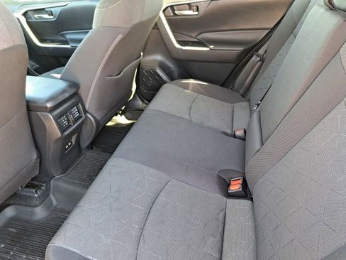 Used 2021 Toyota RAV4 XLE w/ Convenience Package image 19