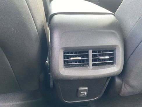 Used 2019 Chevrolet Equinox LS image 17