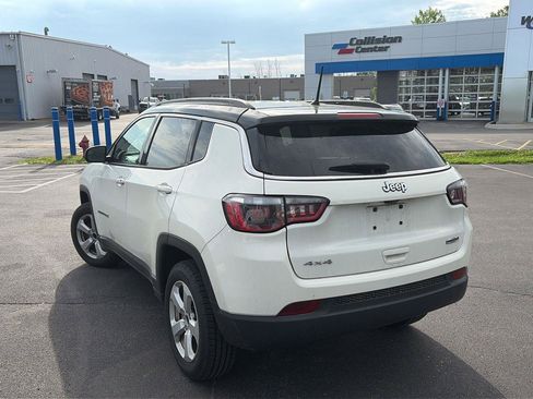 Used 2018 Jeep Compass Latitude w/ Cold Weather Group AWD/4WD image 12