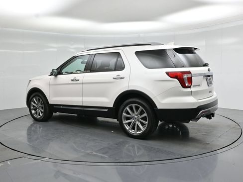 Certified 2017 Ford Explorer Limited FWD image 7